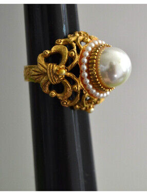 Florenza Signed Gilding Faux Pearl Cocktail Ring Size 7.5 Vintage Adjustible